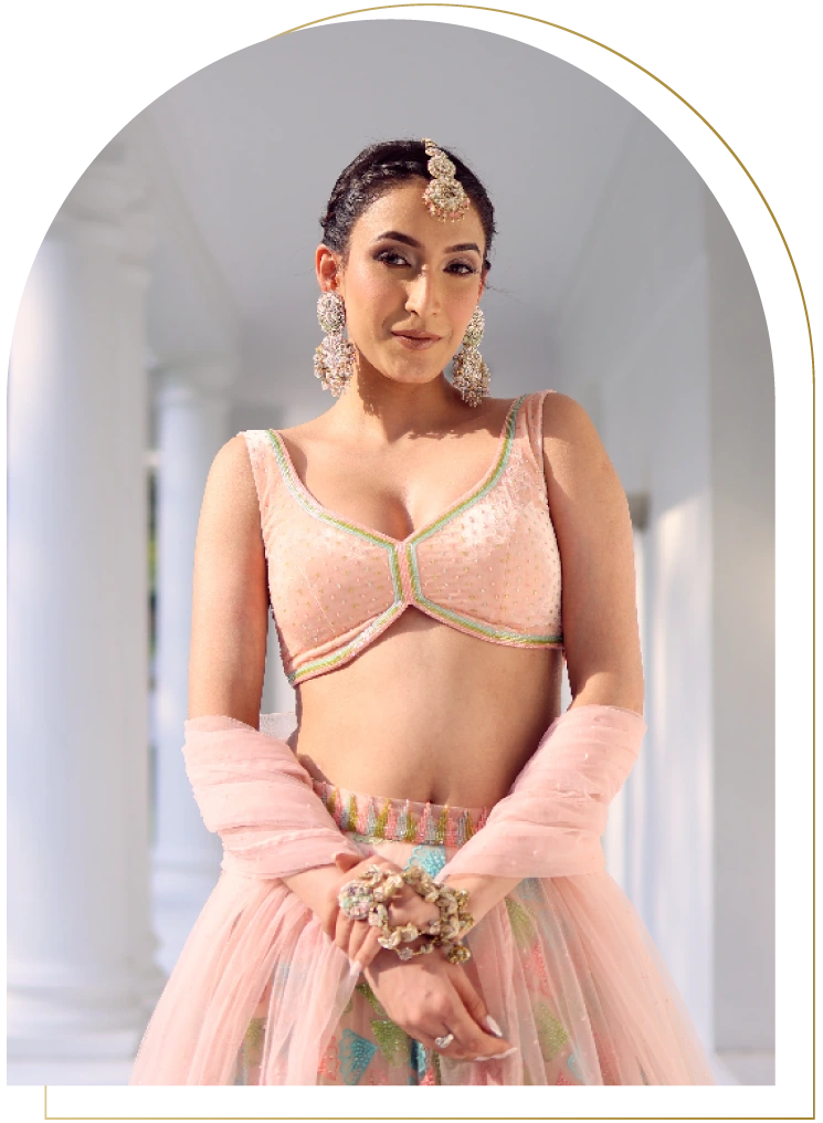 Women-in-a-traditional-attire-and-makeup-look-done-by-Diya-Sharma-best-party-make-up-artist-in-Gurgaon